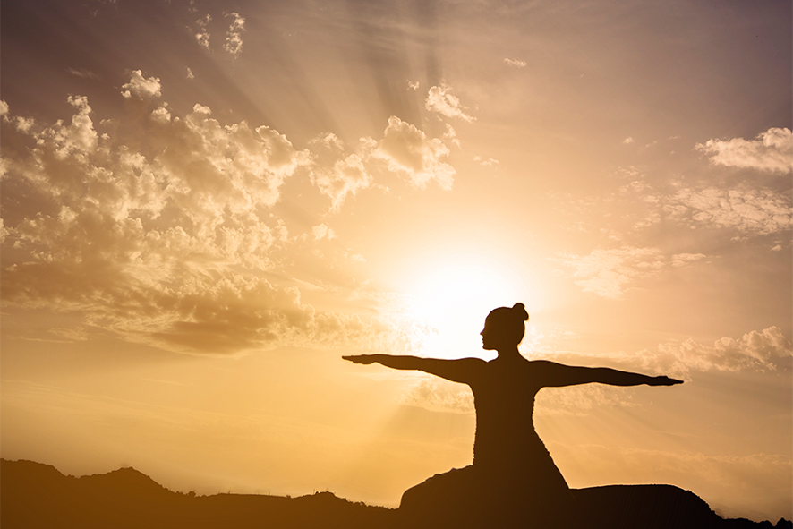 sun-sky-shadows-yoga_bear